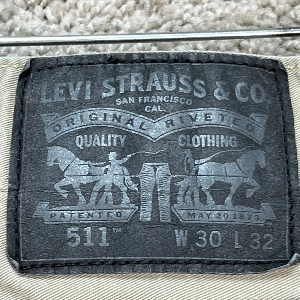 Levis 511 Pants Mens 30x32 Khaki Tan Flat Front 5 Pocket Slim Fit Twill Chino